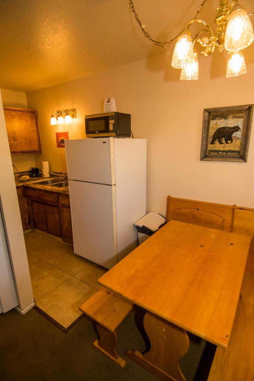 Hillcrest Suites & Cabins Big Bear Lake Exteriör bild